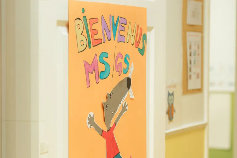 Bienvenue music poster with a hand-drawn guitar